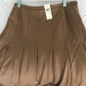 Skirt camel color flair